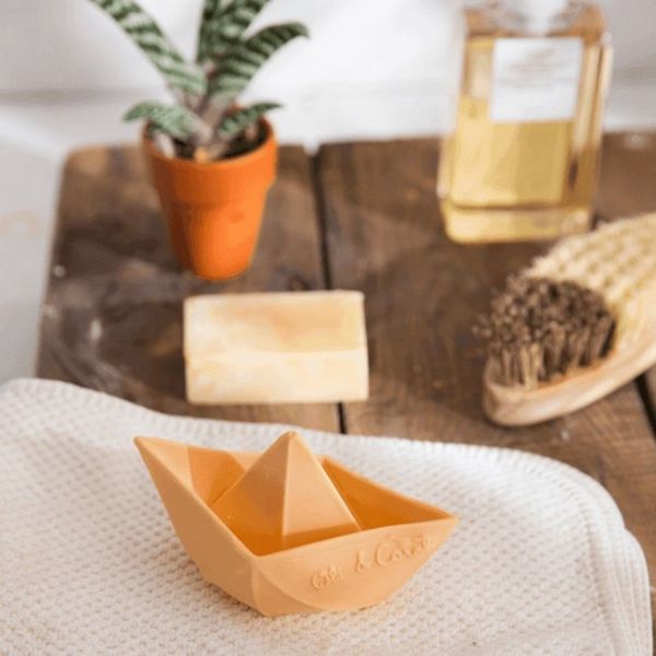 https://s1.kuantokusta.pt/img_upload/produtos_brinquedospuericultura/243288_63_oli-carol-origami-boat-nude.jpg