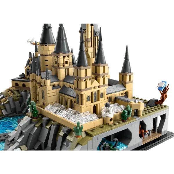 LEGO Harry Potter: O Castelo e os Campos de Hogwarts™, Idades 18+, 2660  Peças