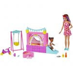Barbie Skipper Babysitters Inc. Playset Bounce House com Bonecas e Acessórios
