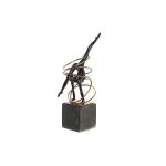 DKD Home Decor Figura Decorativa Preto Dourado Metal Resina Moderno (17 x 14 x 42,5 cm) - S3039617