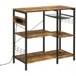HomCom Estante de Cozinha Estilo Industrial com Tomada Elétrica Prateleiras Ajustáveis Ganchos e Cesta Metálica 90x40x83 cm Castanho Rústico - 801-321V00RB