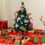 HomCom Árvore de Natal 90cm com Suporte Fibra Óptica 4 Cores - 830-174