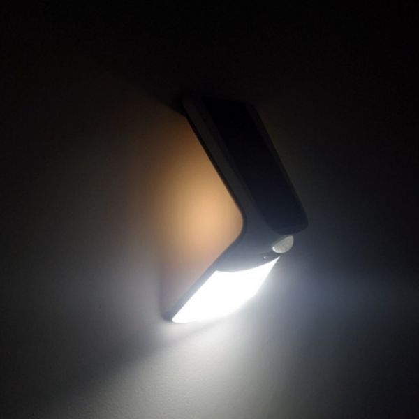 https://s1.kuantokusta.pt/img_upload/produtos_casadecoracao/950618_53_edm-aplique-solar-3-5w-430-lumen-recarregavel-sensor-edm31843.jpg