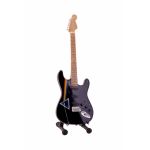 Merchandising Mini Guitarra Tipo &quot;david Gilmour, Pink Floyd Iv&quot;