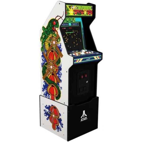 Máquinas de jogos arcade com bonecas